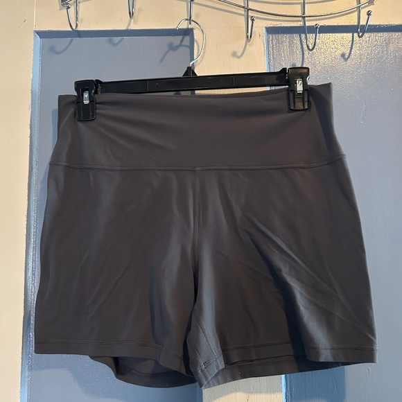 Golden (Aritzia) Biker Shorts - Picture 1 of 5